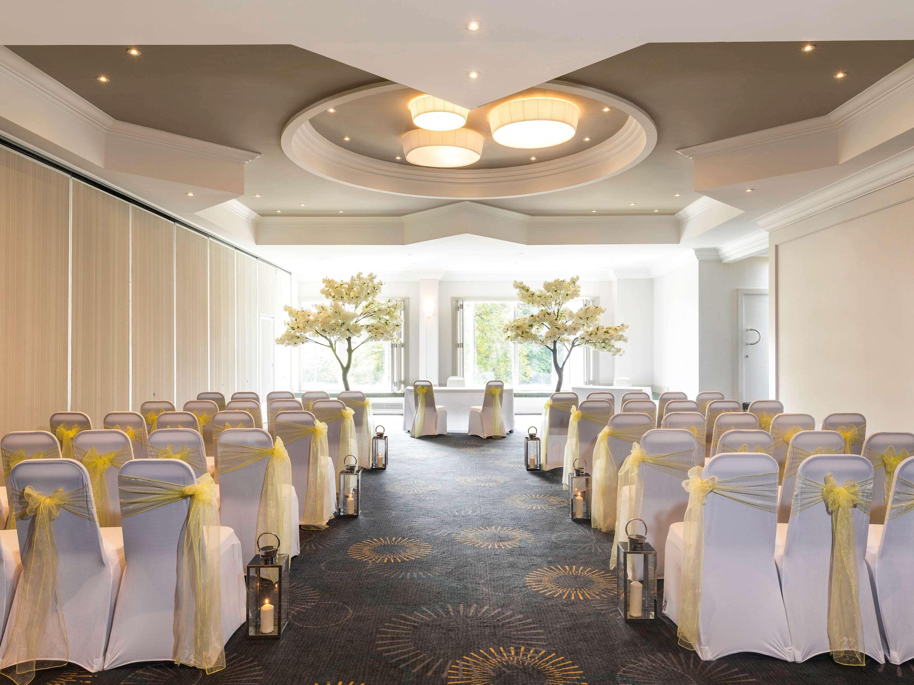 Mercure Bedford Centre Hotel Екстериор снимка