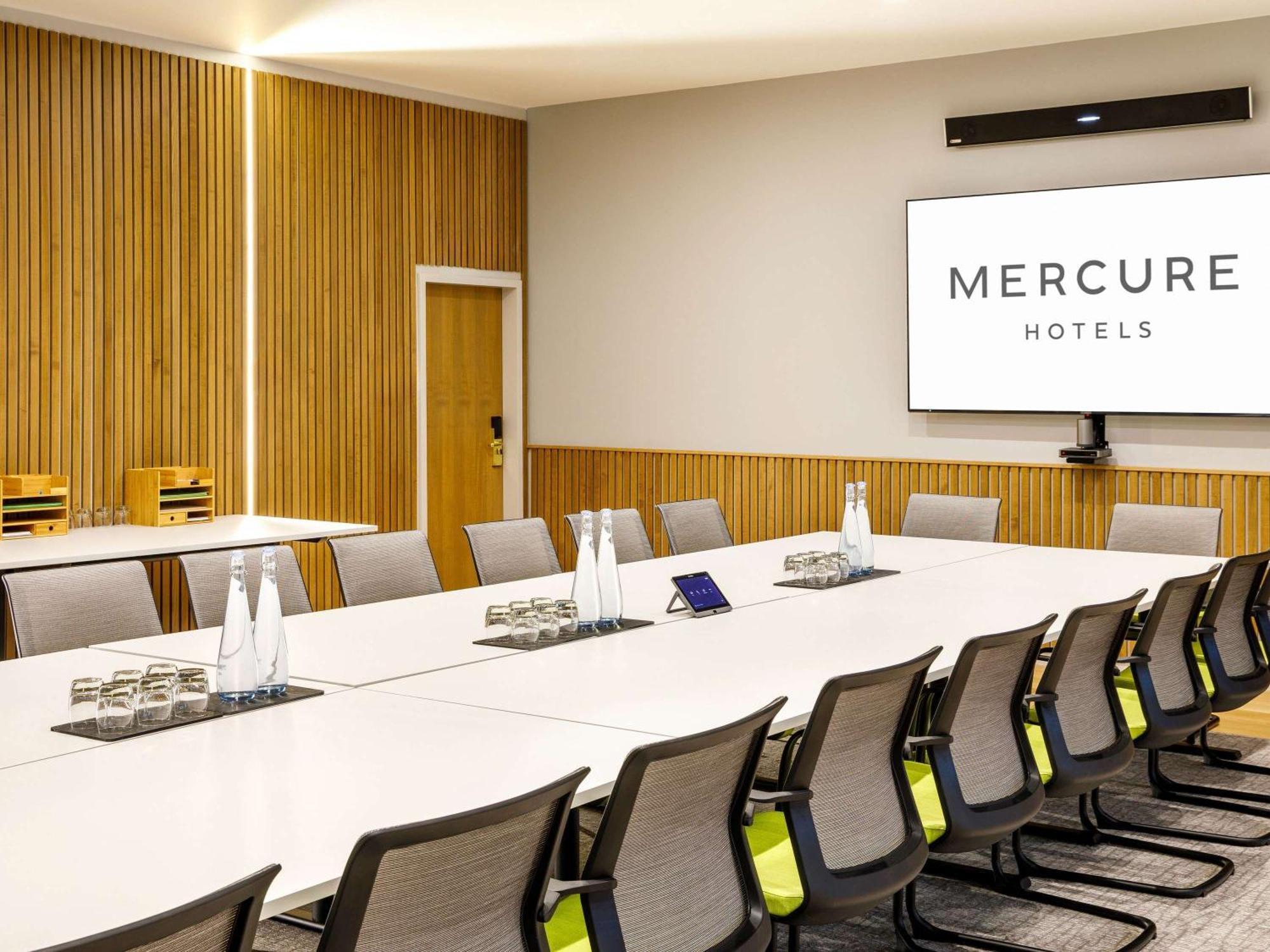 Mercure Bedford Centre Hotel Екстериор снимка