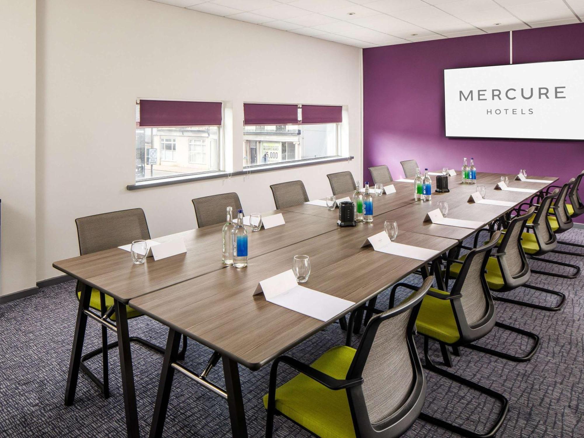 Mercure Bedford Centre Hotel Екстериор снимка