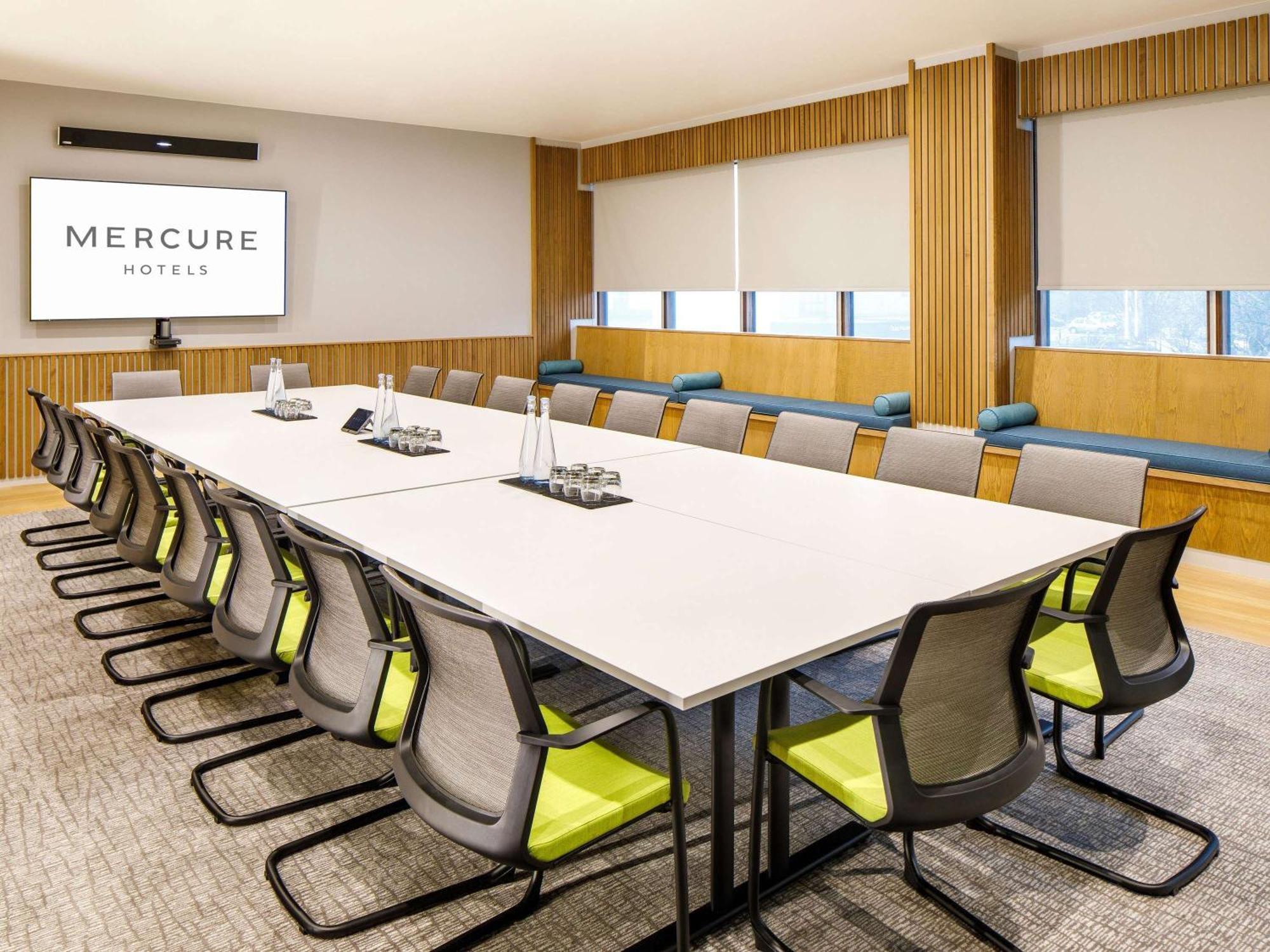 Mercure Bedford Centre Hotel Екстериор снимка