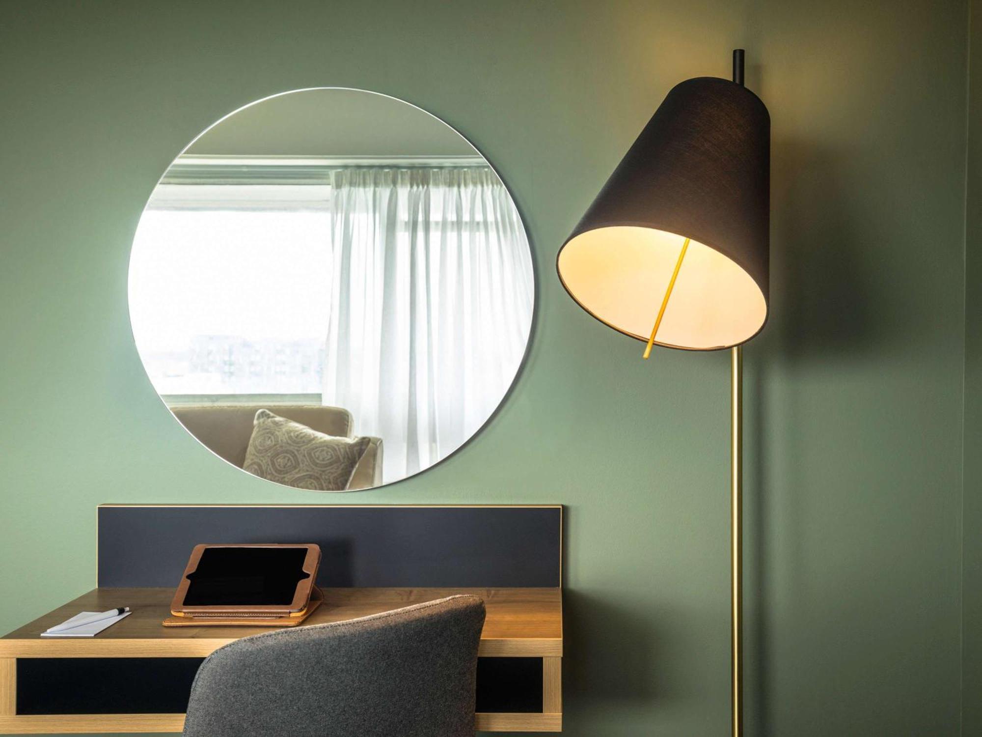 Mercure Bedford Centre Hotel Екстериор снимка
