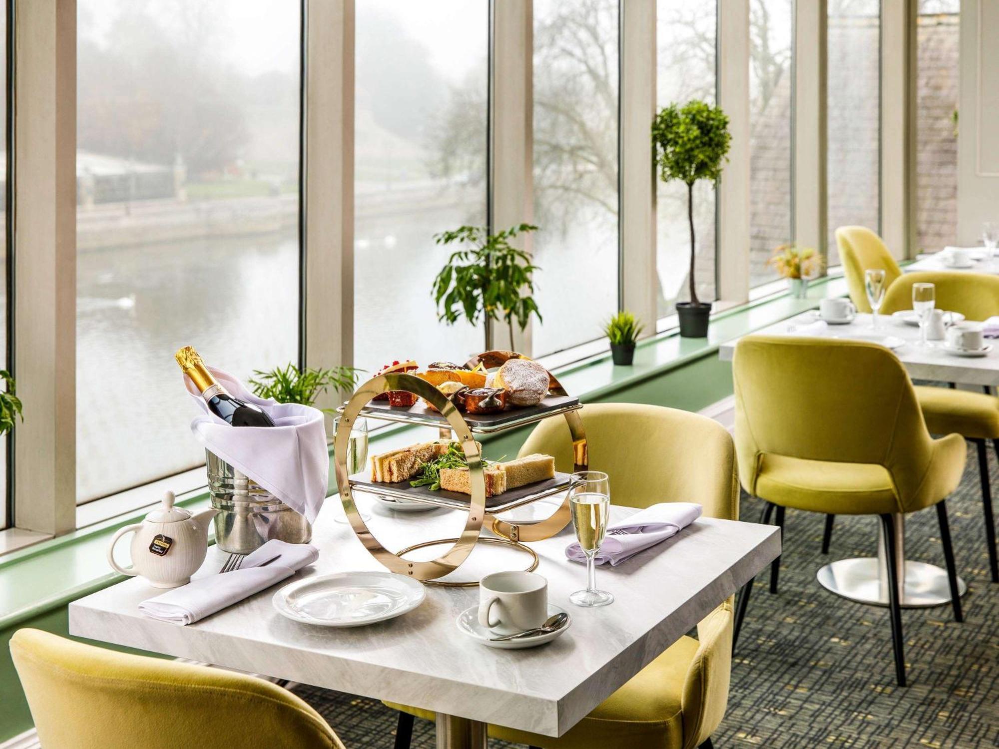 Mercure Bedford Centre Hotel Екстериор снимка