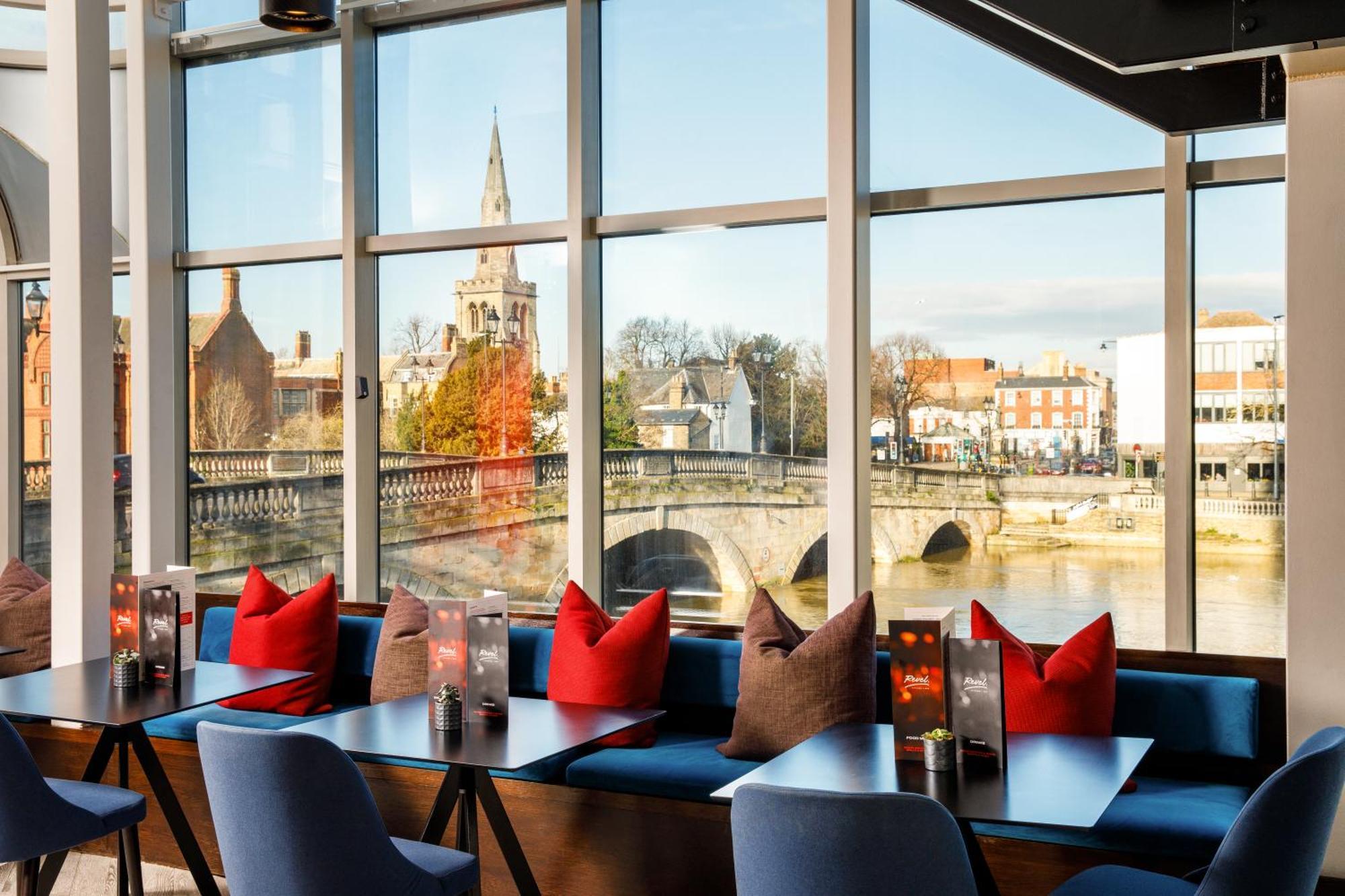 Mercure Bedford Centre Hotel Екстериор снимка