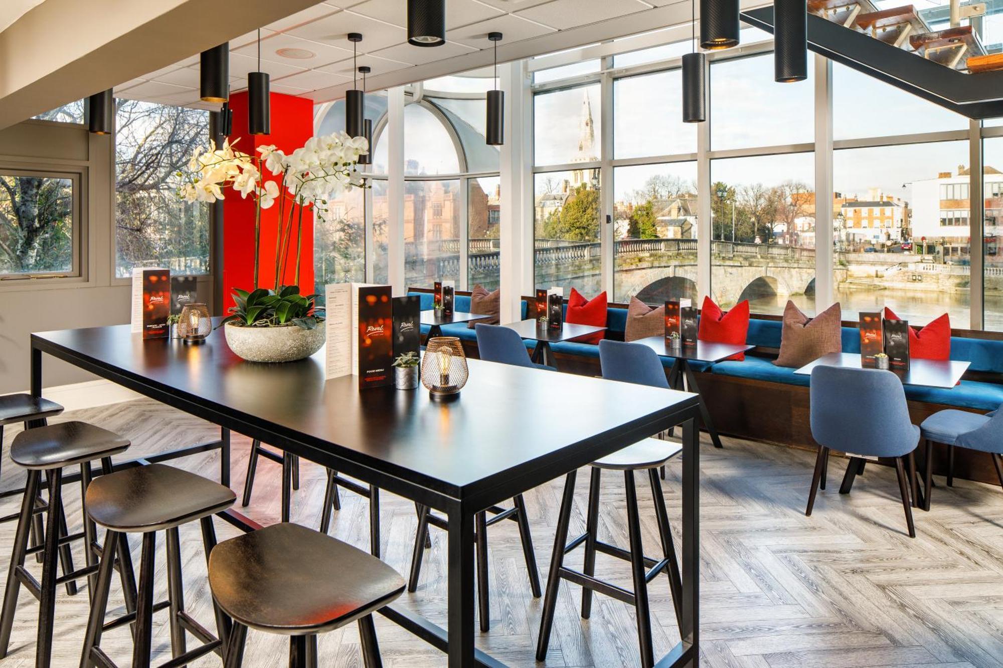 Mercure Bedford Centre Hotel Екстериор снимка