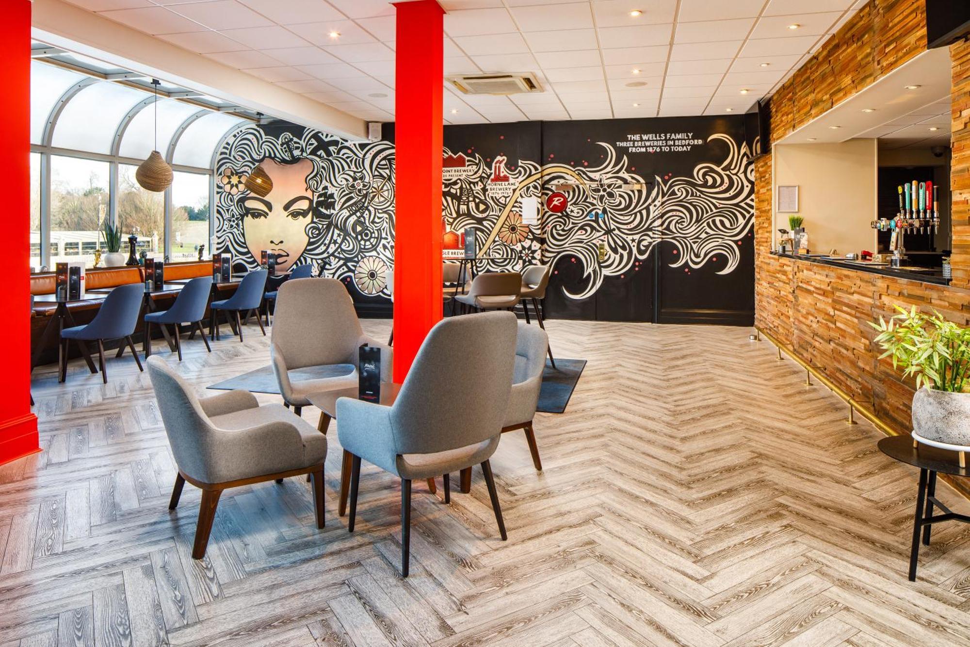 Mercure Bedford Centre Hotel Екстериор снимка