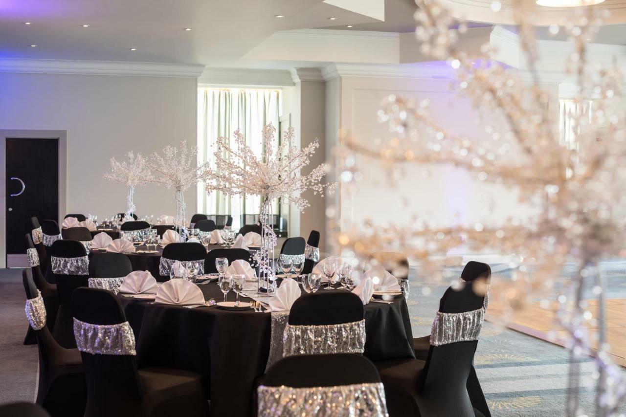 Mercure Bedford Centre Hotel Екстериор снимка