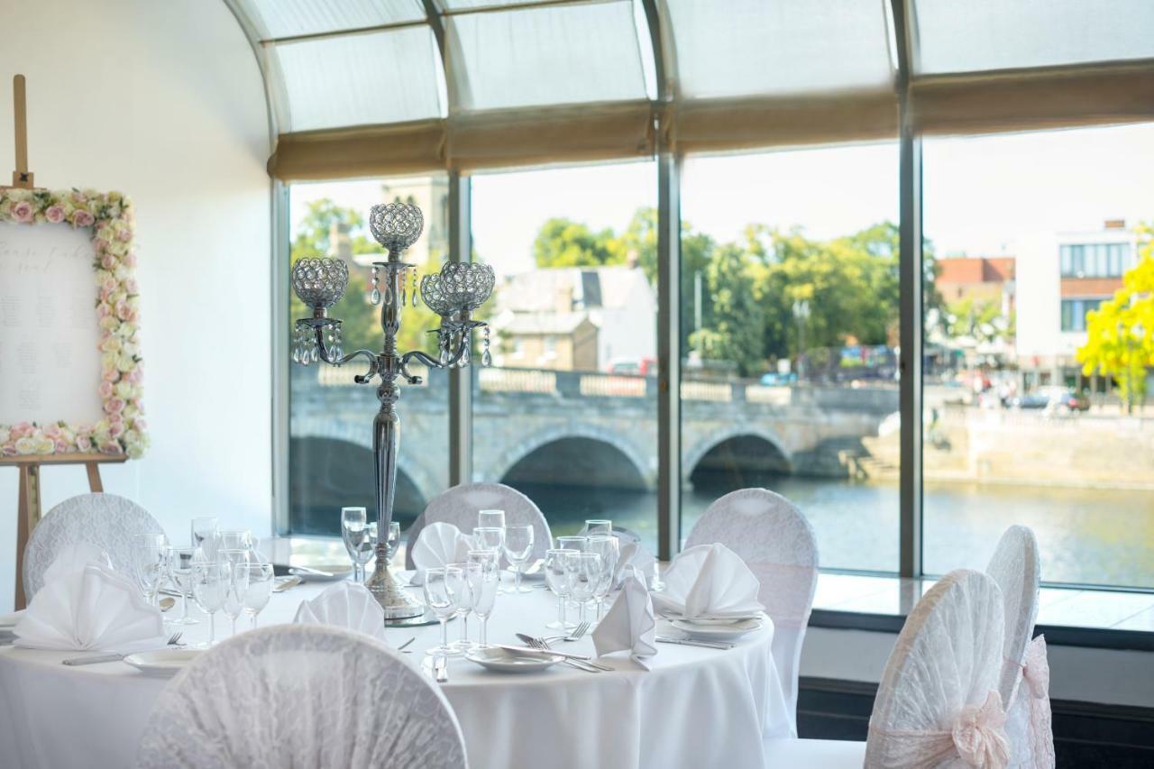 Mercure Bedford Centre Hotel Екстериор снимка